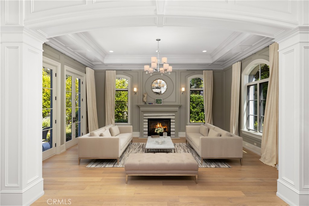 935 W Foothill Boulevard