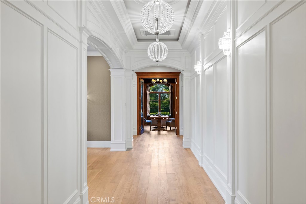 935 W Foothill Boulevard