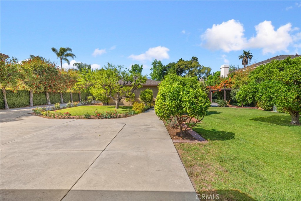 444 W Naomi Avenue