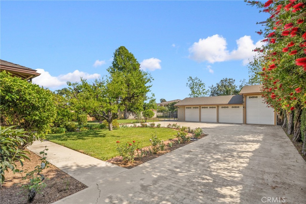 444 W Naomi Avenue