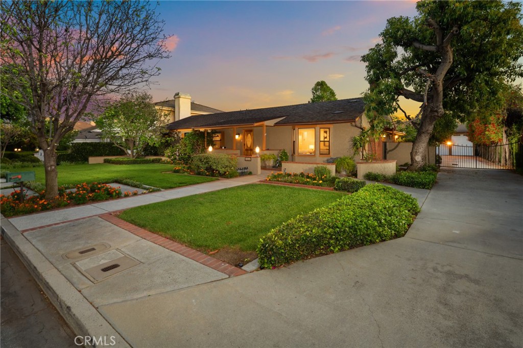 444 W Naomi Avenue
