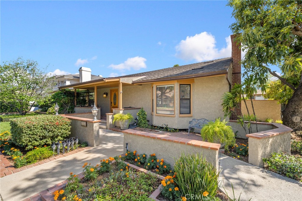 444 W Naomi Avenue
