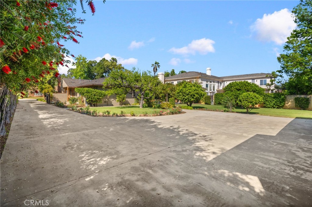444 W Naomi Avenue