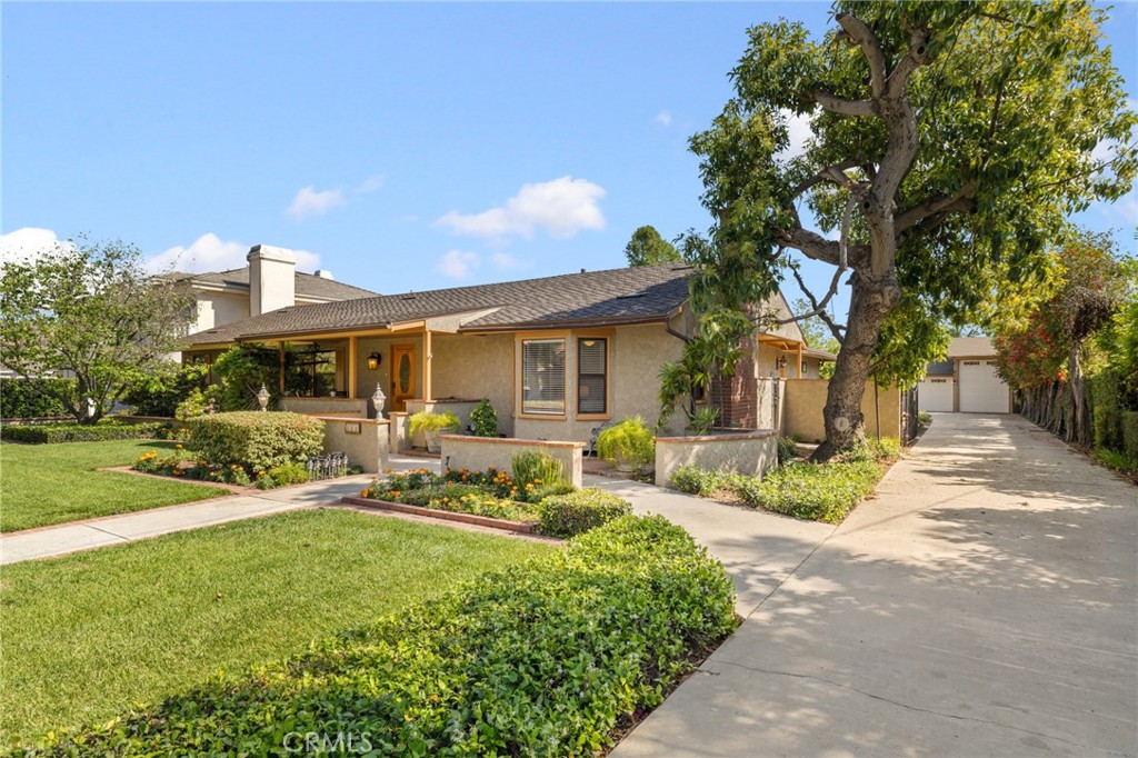 444 W Naomi Avenue