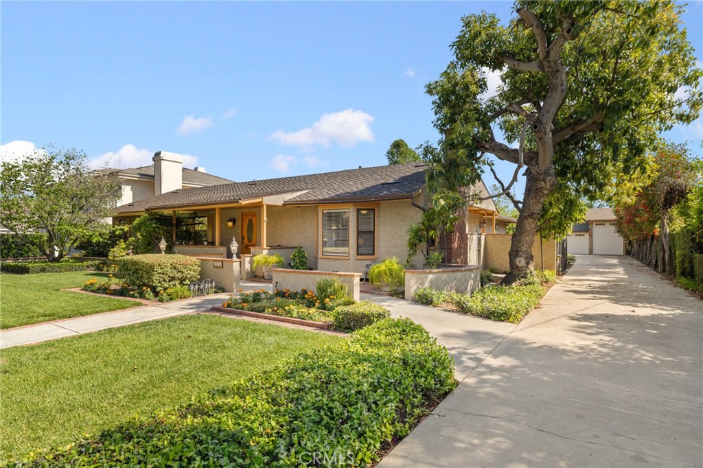 444 W Naomi Avenue