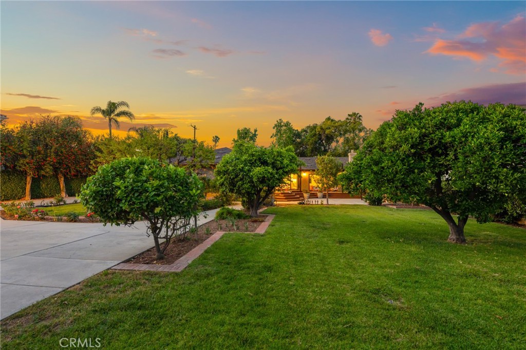 444 W Naomi Avenue