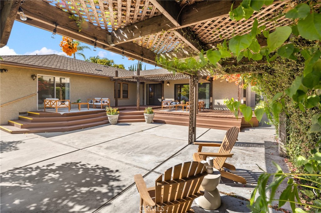 444 W Naomi Avenue