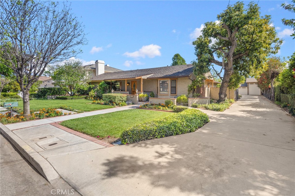 444 W Naomi Avenue