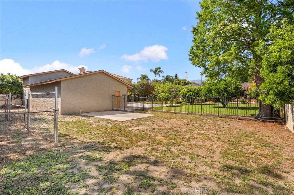444 W Naomi Avenue