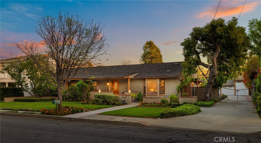444 W Naomi Avenue
