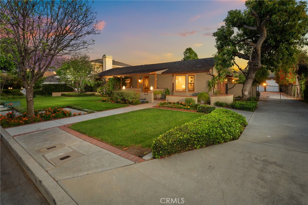 444 W Naomi Avenue