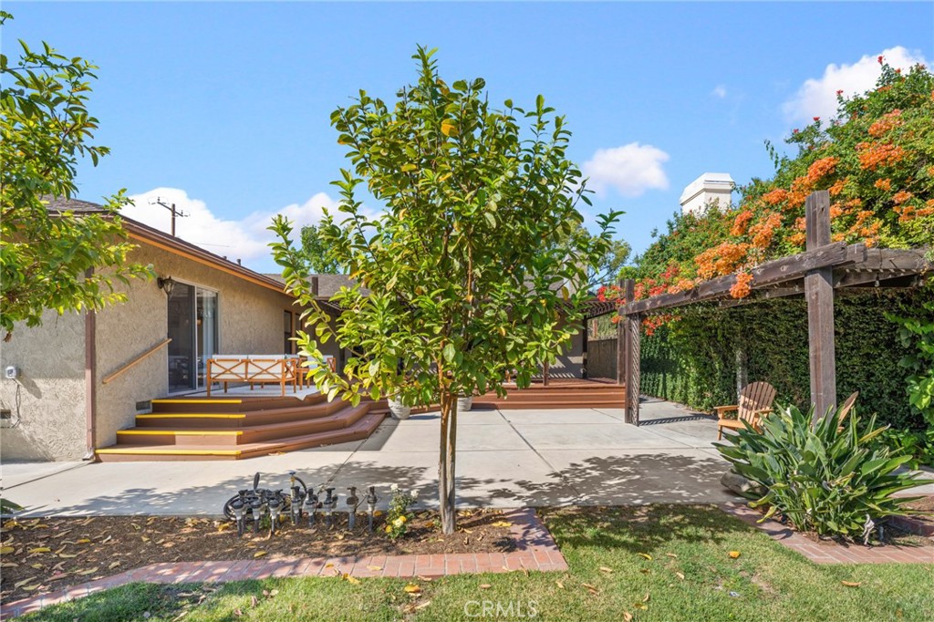 444 W Naomi Avenue