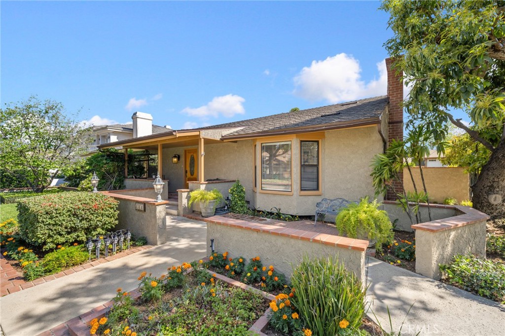 444 W Naomi Avenue