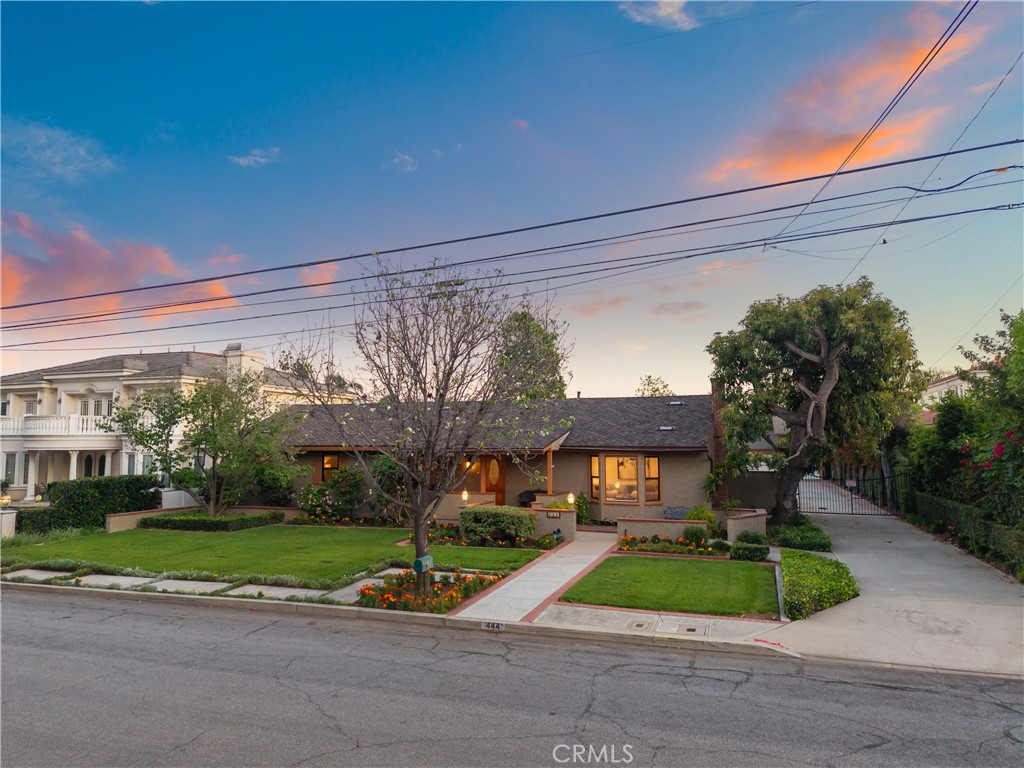 444 W Naomi Avenue