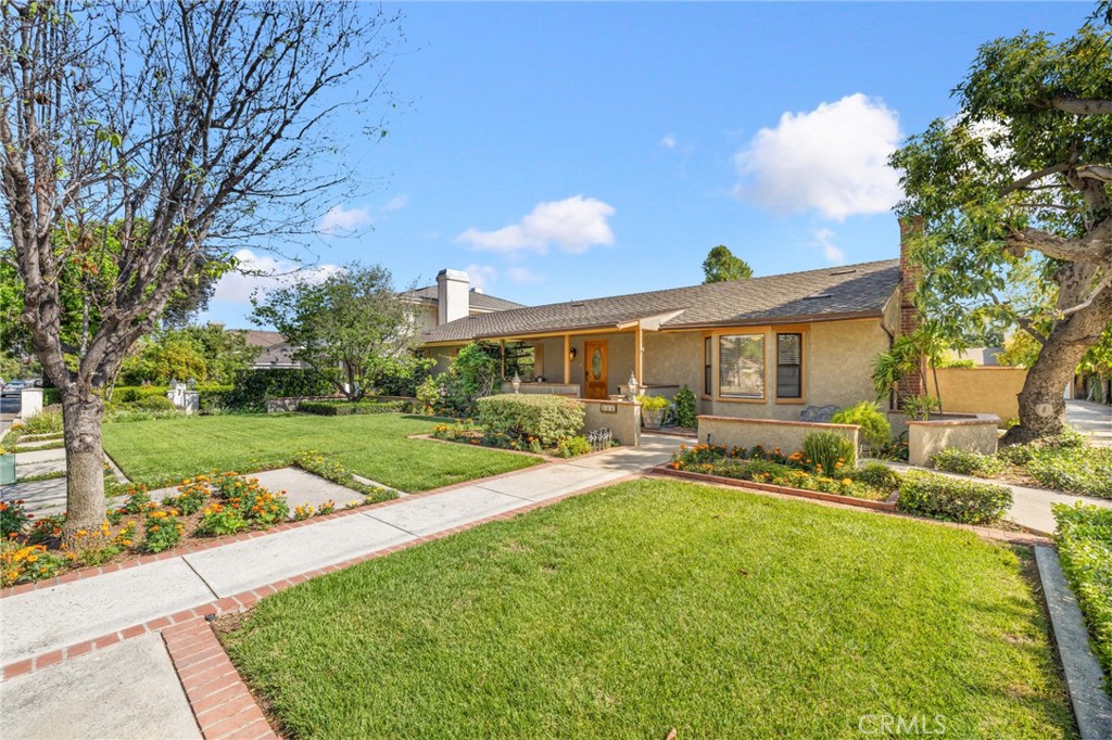444 W Naomi Avenue