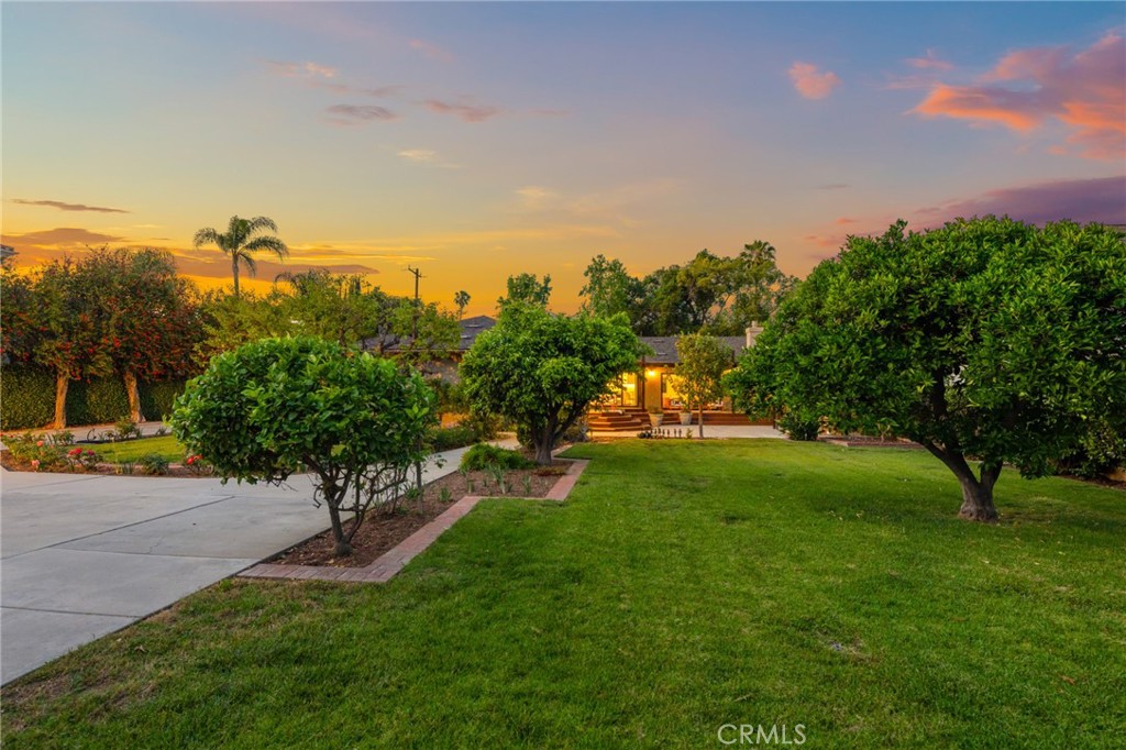 444 W Naomi Avenue