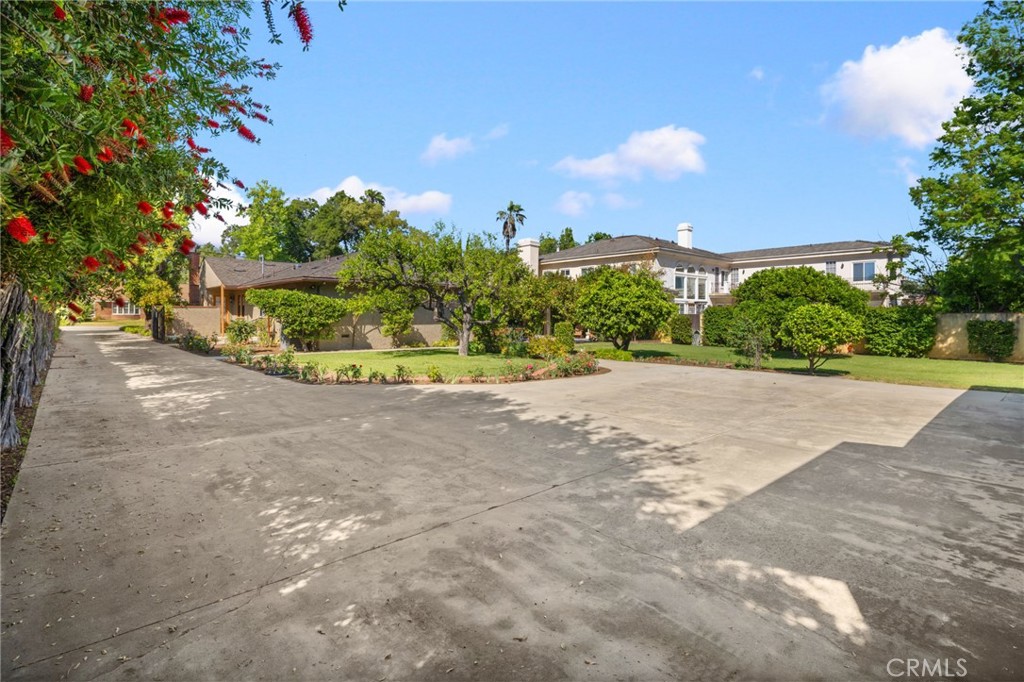 444 W Naomi Avenue