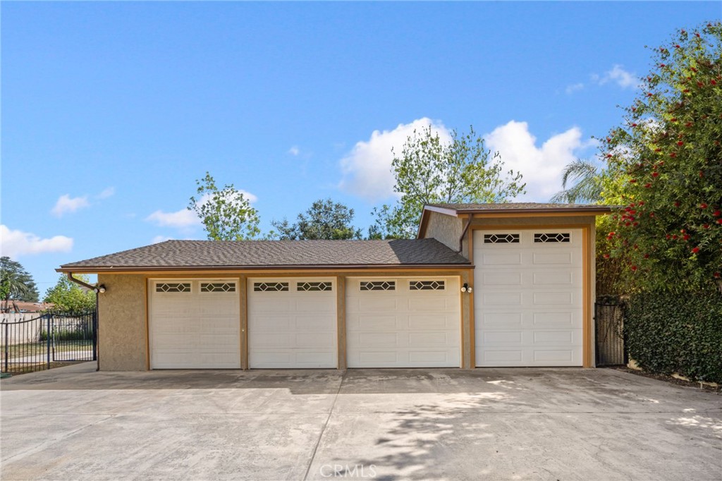 444 W Naomi Avenue