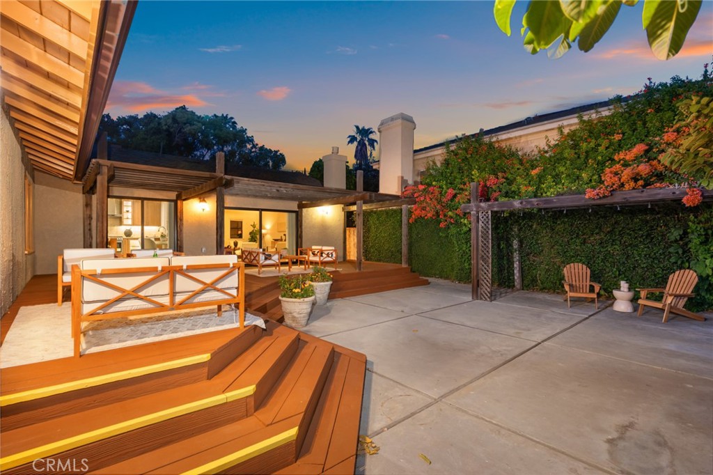 444 W Naomi Avenue