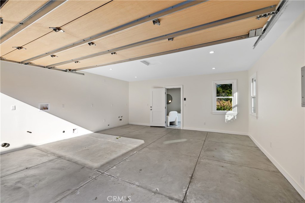 230 N Sunnyside Avenue