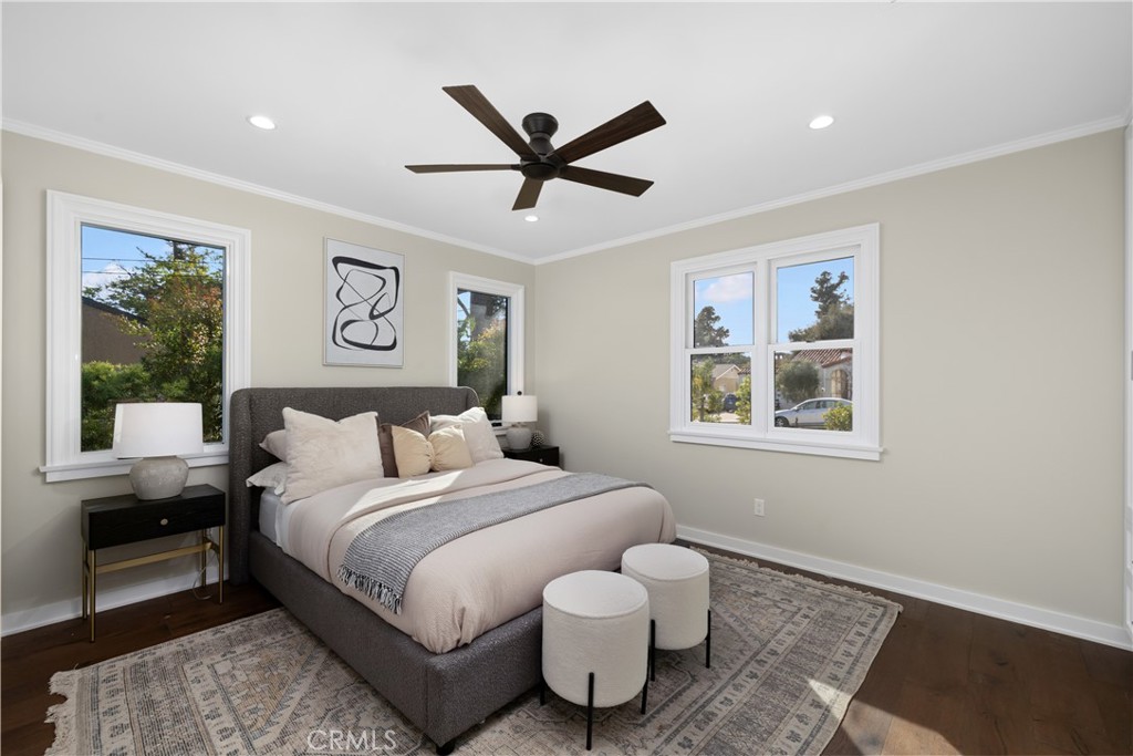 230 N Sunnyside Avenue