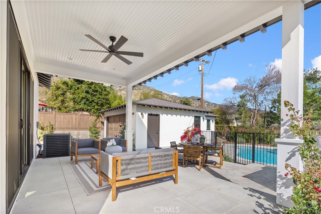 230 N Sunnyside Avenue