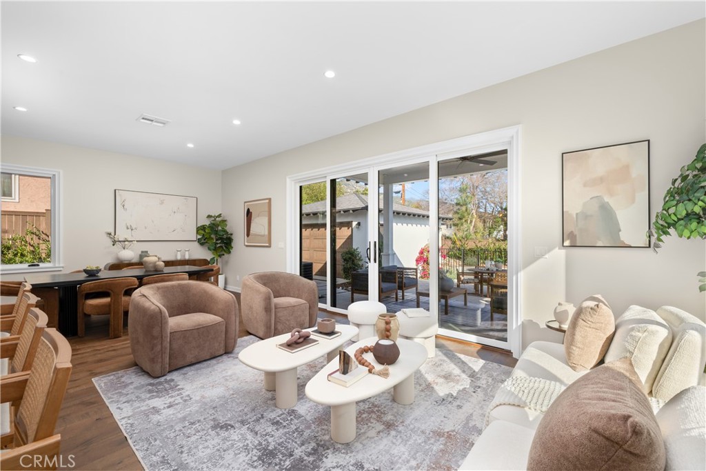 230 N Sunnyside Avenue