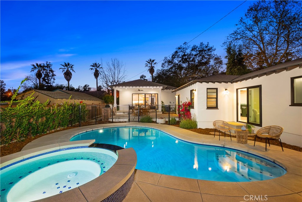 230 N Sunnyside Avenue