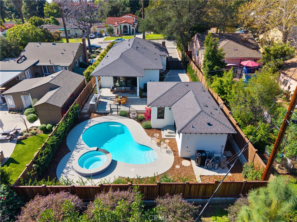 230 N Sunnyside Avenue