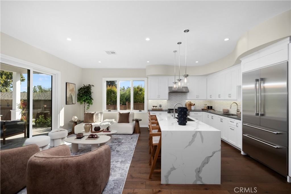 230 N Sunnyside Avenue