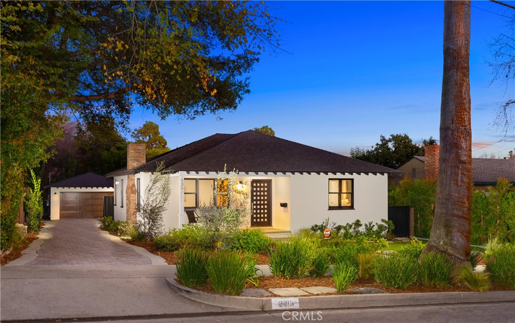 230 N Sunnyside Avenue