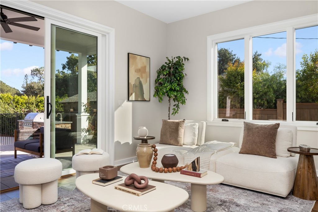 230 N Sunnyside Avenue