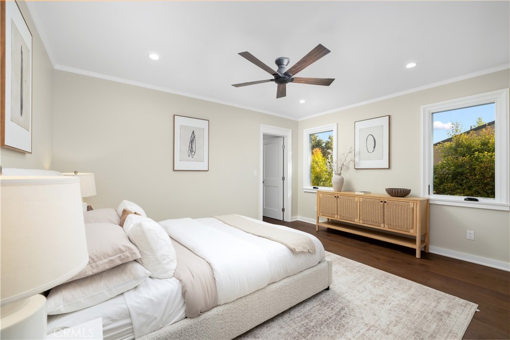 230 N Sunnyside Avenue