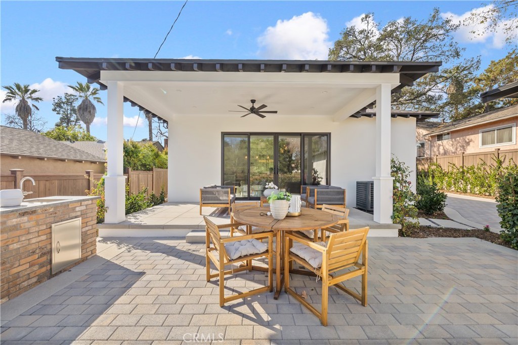 230 N Sunnyside Avenue