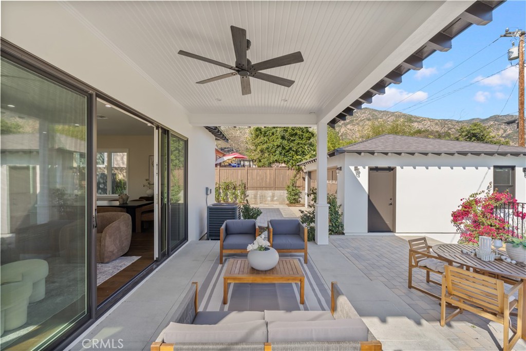 230 N Sunnyside Avenue