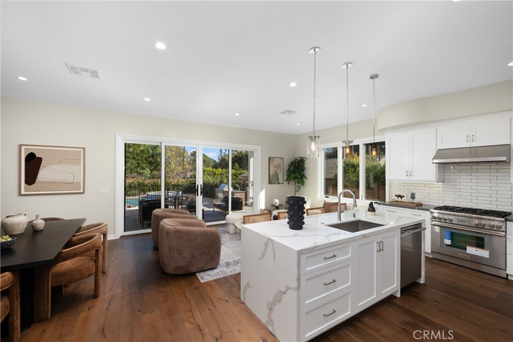 230 N Sunnyside Avenue