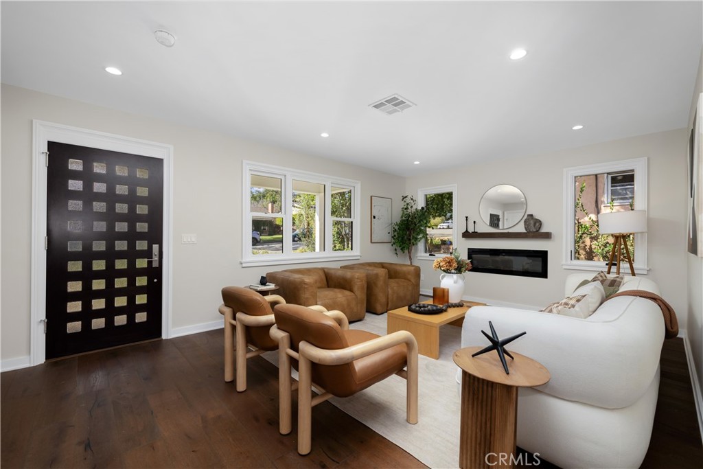 230 N Sunnyside Avenue