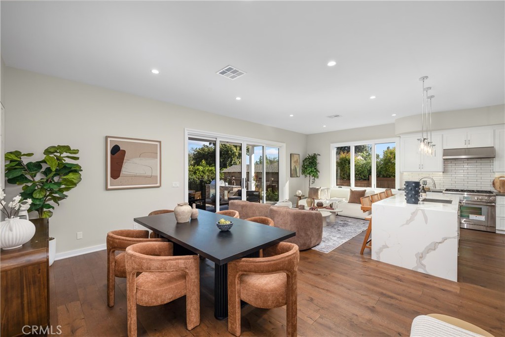 230 N Sunnyside Avenue