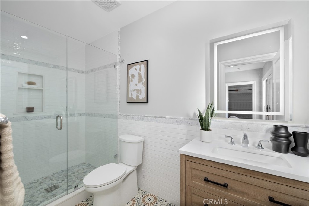 230 N Sunnyside Avenue