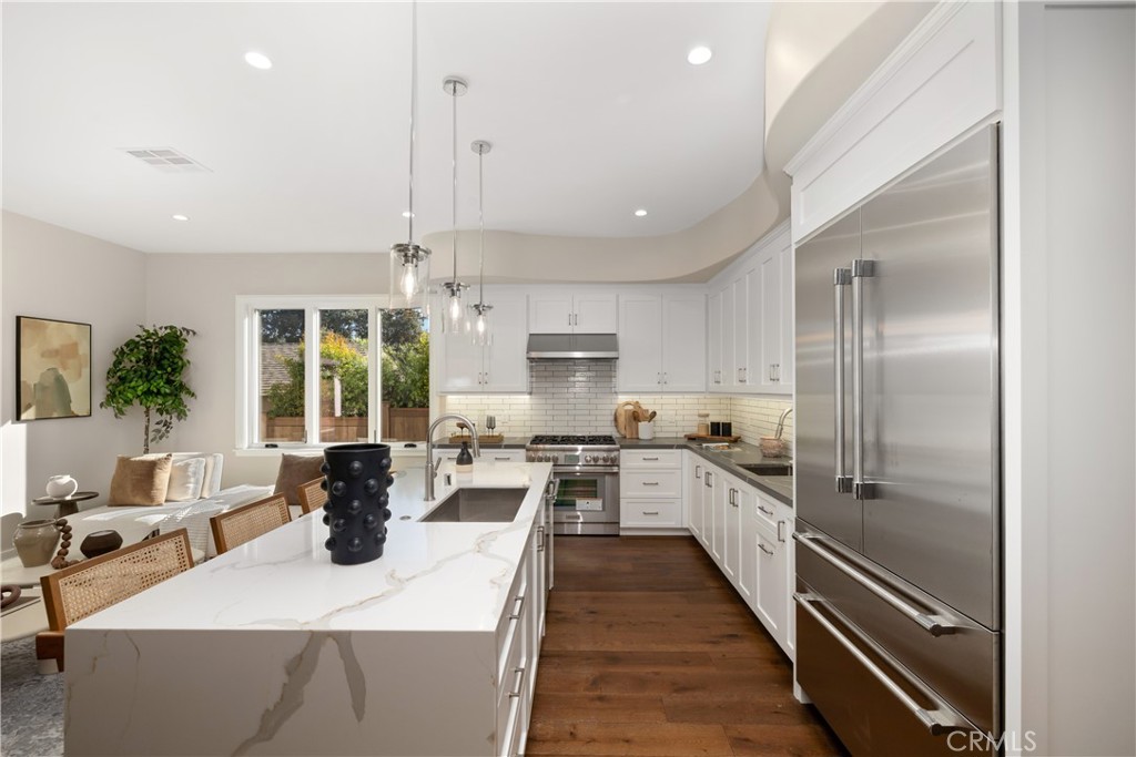 230 N Sunnyside Avenue