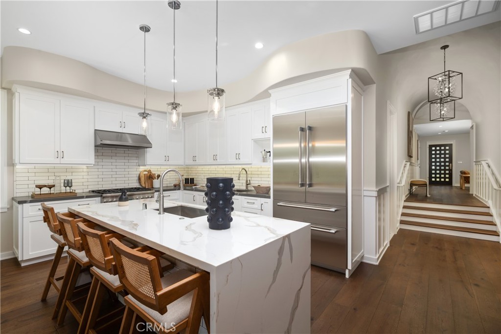 230 N Sunnyside Avenue