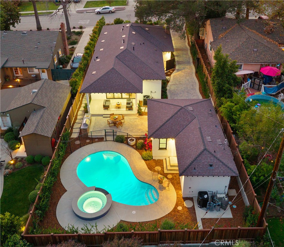 230 N Sunnyside Avenue