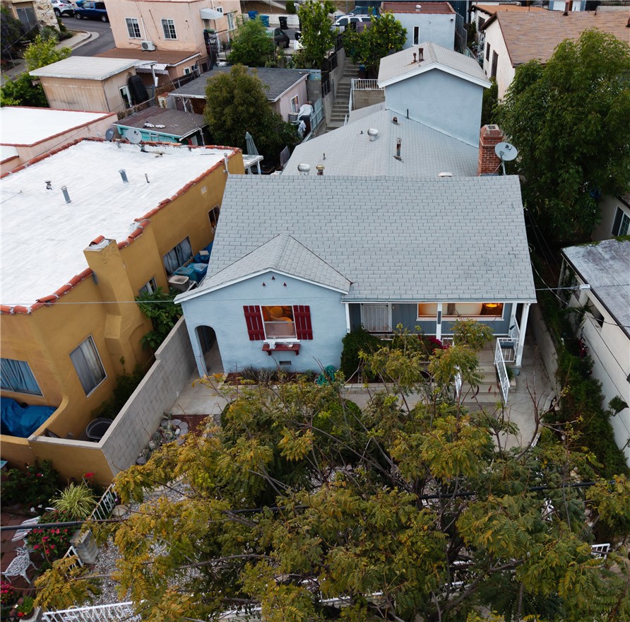 2811 Budau Avenue