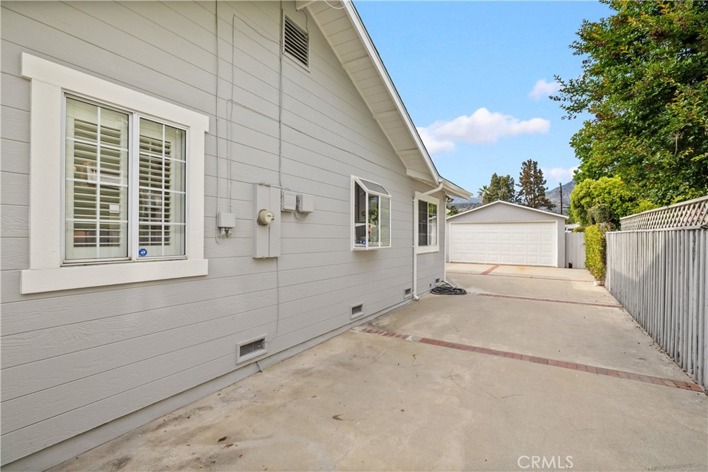 531 W Walnut
