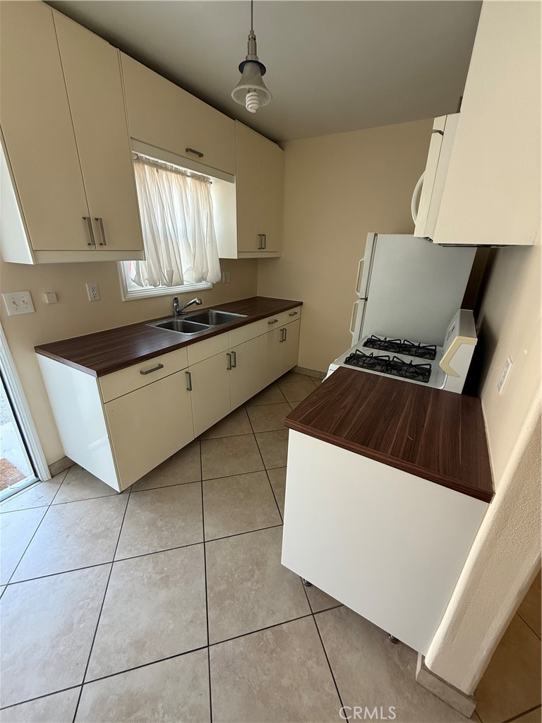 1214 S Primrose Avenue