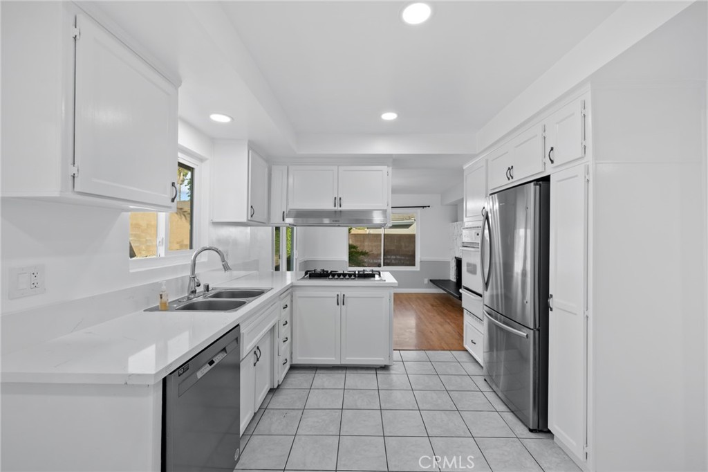 11251 La Rosa Drive