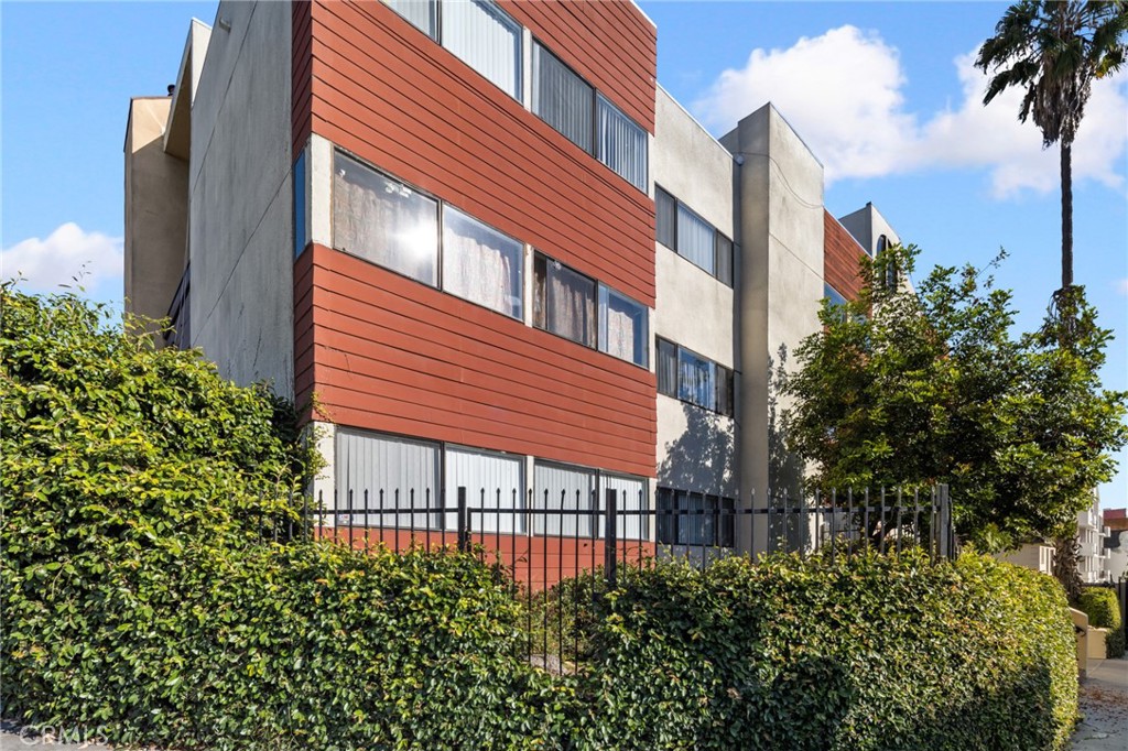 300 S Reno Street 303