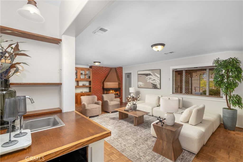 166 W Las Flores Avenue
