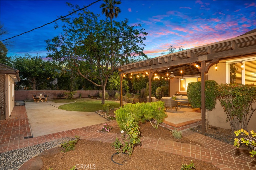 166 W Las Flores Avenue