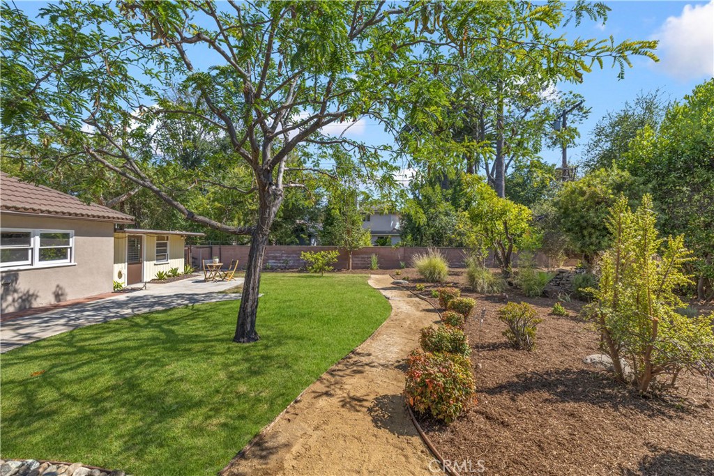 166 W Las Flores Avenue
